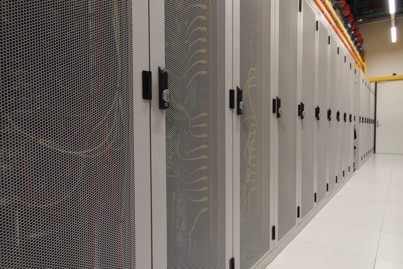 Kabelinfrastructuur DC1 Amsterdam, eigen servers