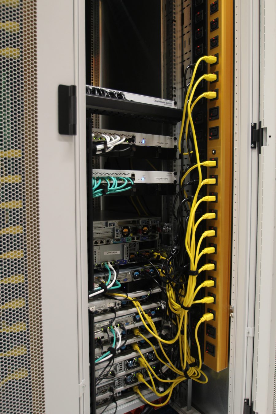 Redundante 2x10 Gbit netwerkaansluiting